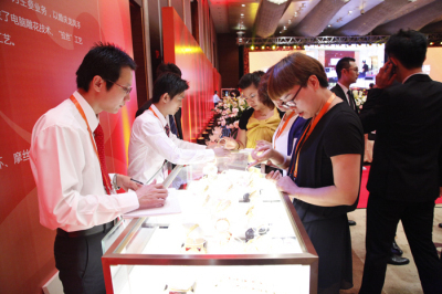 百泰首飾 以零售終端革新，鑄就國(guó)內(nèi)珠寶行業(yè)旗艦